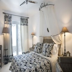 Greek Bedroom Style White Flower - Karbonix