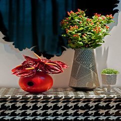 Green Leaves Vase Between Red Flowers Red Vase Small Green Plants Glassy Vase Red Flowers - Karbonix