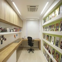 Green Shelf With Magazines Collection White And - Karbonix