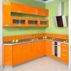 Green Tile Wall Orange Kitchen - Karbonix