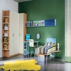 Green Wall Yellow Rug Stripes Accents Teens Bedroom - Karbonix