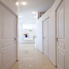 Hallway Surprising White - Karbonix