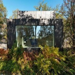 House With Big Glass Window Italian Guest - Karbonix