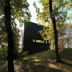 House With Black Theme Architecture Italian Guest - Karbonix