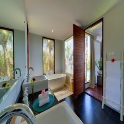 Indonesia Bathroom With Modern Design And Natural Accent Malimbu Cliff - Karbonix