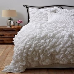 Interesting Texture To Beautify Your Bedroom White Bedcover - Karbonix
