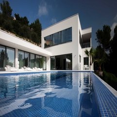 Interior Beautiful Dashing Two Level Modern White Home Interior - Karbonix