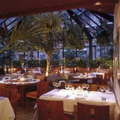 Interior Design With Flower Accesories Romantic Restaurant - Karbonix