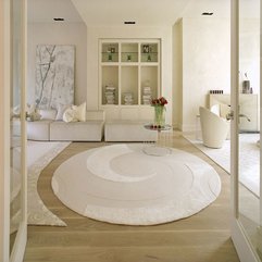 Interior White Rounded Carpet With Table And Red Roses On It - Karbonix