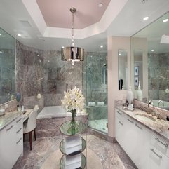 Italian Bathroom Style With Beautiful Chandellier Looks Exquisite - Karbonix