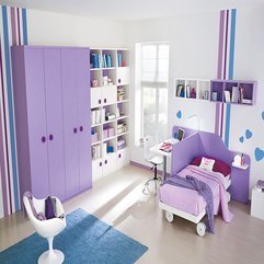 Kids Bedroom With Striped Wall Decor Purple White - Karbonix