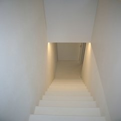Lane With White Effect Small Stairs - Karbonix