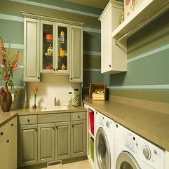 Laundry Room With Traditional Cabinets In Green - Karbonix