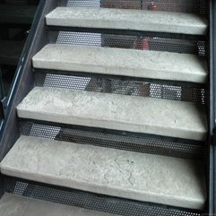 Layout Stair Treads - Karbonix