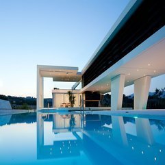 Lighting Placed On White Ceiling Viewed From Blue Swimming Pool Small Yellow - Karbonix