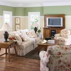 Living Room With Hardwood Floors Decorate A - Karbonix