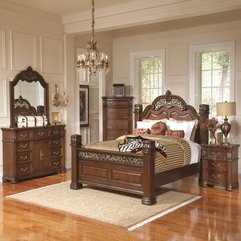 Luxurious Wooden Master Bed And Vanities Bedroom Design Also Smart - Karbonix
