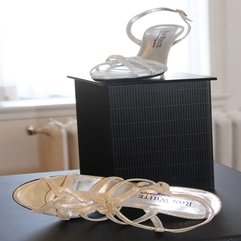 LYRA MAG RON WHITE SPRING 2012 FOOTWEAR ALL DAY HEELS SIGNATURE - Karbonix