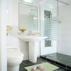 Make Your Bathroom Feel Larger How To - Karbonix