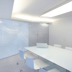 Meeting Room Of Embryocare Clinic Serene White - Karbonix