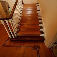Modern Home Hardwood Staircase - Karbonix