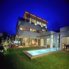 Modern House With Pool Luxury - Karbonix