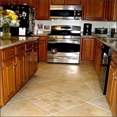 Oblique Ceramic Arrangement Between Two Kitchen Cabinets Decisive - Karbonix