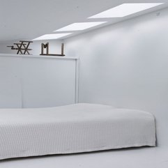 On Bed Bright White Bedroom White Blanket - Karbonix