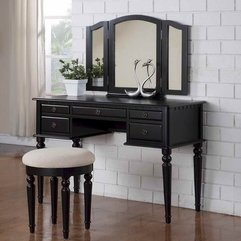 Organizing The Makeup Vanities With Swan Decor How - Karbonix