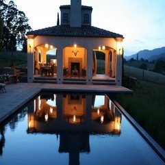 Outdoor Pool Mansion - Karbonix