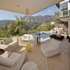 Patio With Great Views At Hollywood Hills The Exoansive - Karbonix