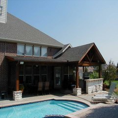 Patios With Outdoor Red Brick Wall Covering - Karbonix