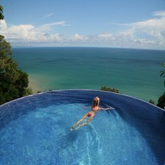 Pool Amazing Home - Karbonix