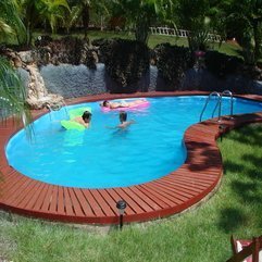Pool House Playful Swimming - Karbonix