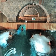 Pool With Whirlpool With Stone And Wooden Ornament Luxurious Swimming - Karbonix