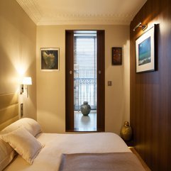 Pottery Inside Wooden Sliding Door In Bedroom Grey - Karbonix