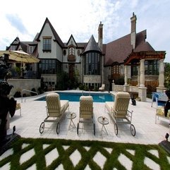 Private Swimming Pool The Middle Of Perky Victorian Tone Housesmall - Karbonix