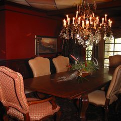 Red Accent Wall For Small Dining Space - Karbonix