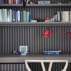 Red Desk Lamp On Wooden Table Looks Fancy - Karbonix