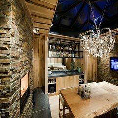 Roof Top With Black Column In Dining Room Glazed - Karbonix