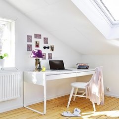 Scandinavian Home Office Design With Wooden Floor White Interior Color - Karbonix