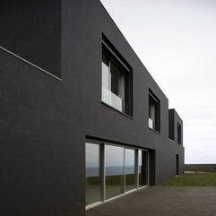 Seaside Home Simply Black And White Design In Portugal - Karbonix