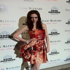 Best Inspirations : Senhoa Supermodel Coco Rocha Spotted In A Senhoa Bracelet At A - Karbonix