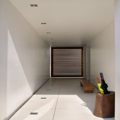 Sensational White Hallway Cozy Creative - Karbonix