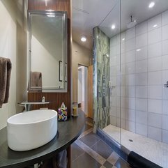 Shower Area Near Washbowl Transparent Glazed - Karbonix