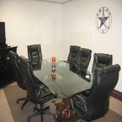 Small Group Discussion Meeting Room - Karbonix