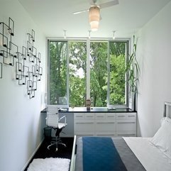 Small Residence White Bright Master Bedroom Noyack Creek - Karbonix