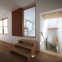 Stairs Of Futakoshinchi Apartment Corner - Karbonix