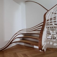 Stairs With Unique Shape Curved - Karbonix