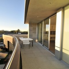 Table Balcony White Chairs - Karbonix